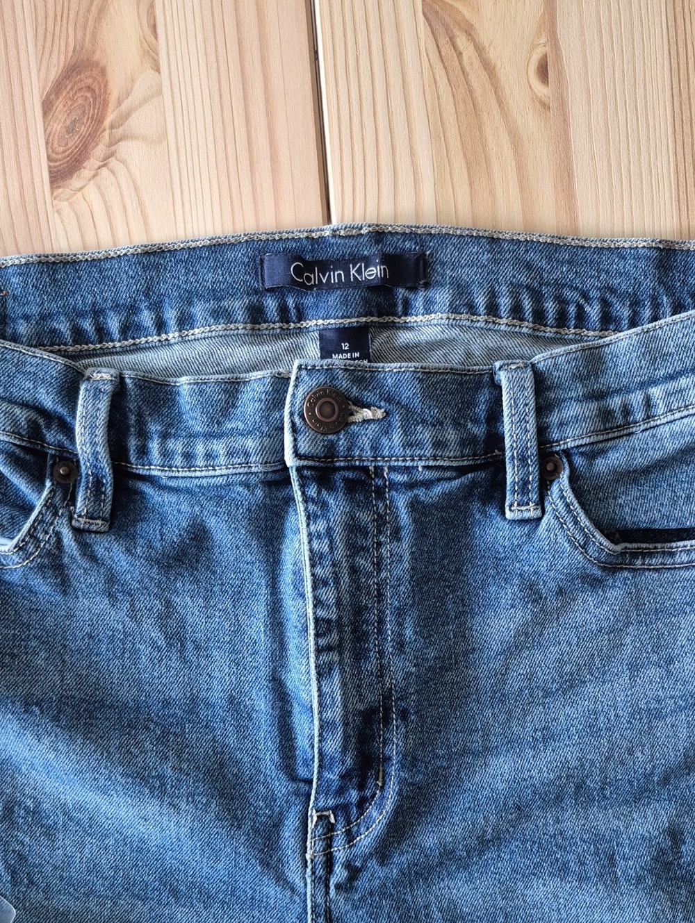 Calvin Klein Straight-Leg Light Blue Denim Jeans